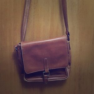 $5‼️ Wilson’s Leather Crossbody bag